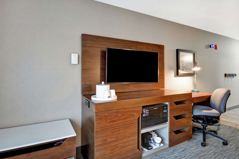 Room, 1 King Bed, Accessible, Non Smoking - Photo 3