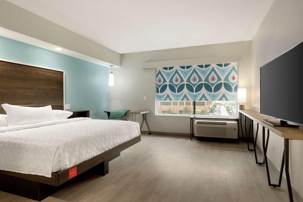 Room, 1 King Bed, Accessible, Bathtub photo 3