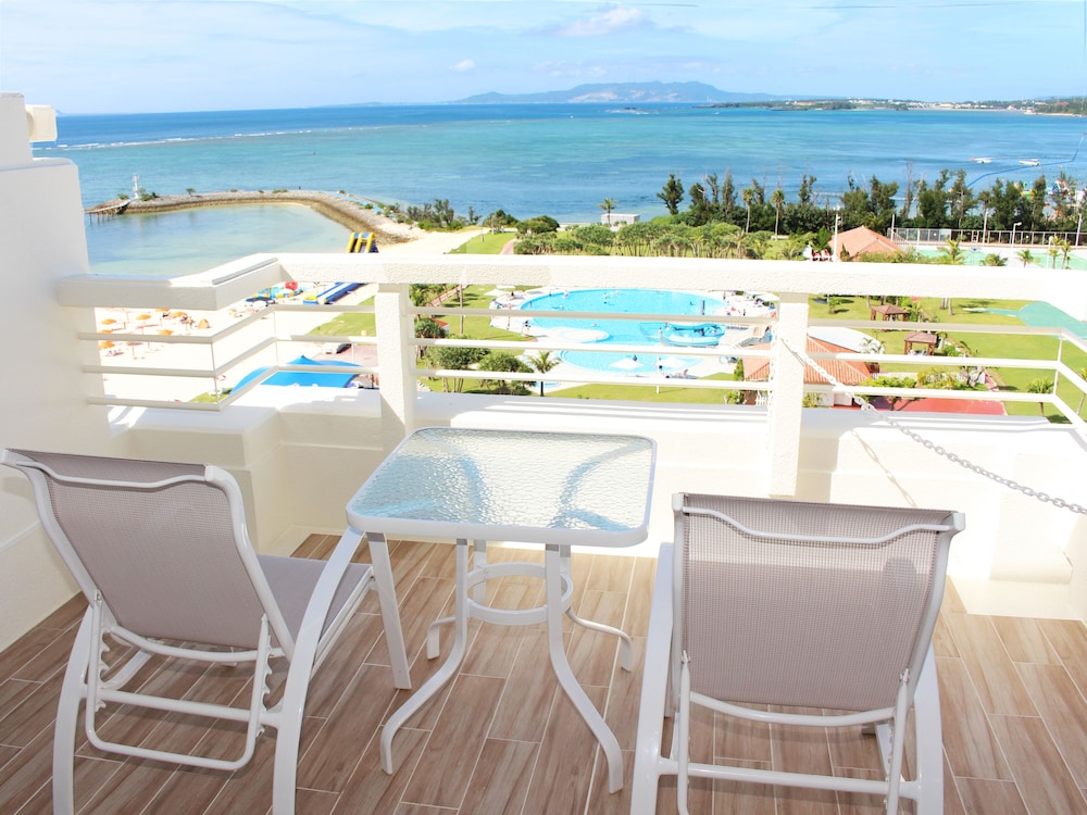 Deluxe Room 3 Beds - Non Smoking (Ocean View) - Photo 7