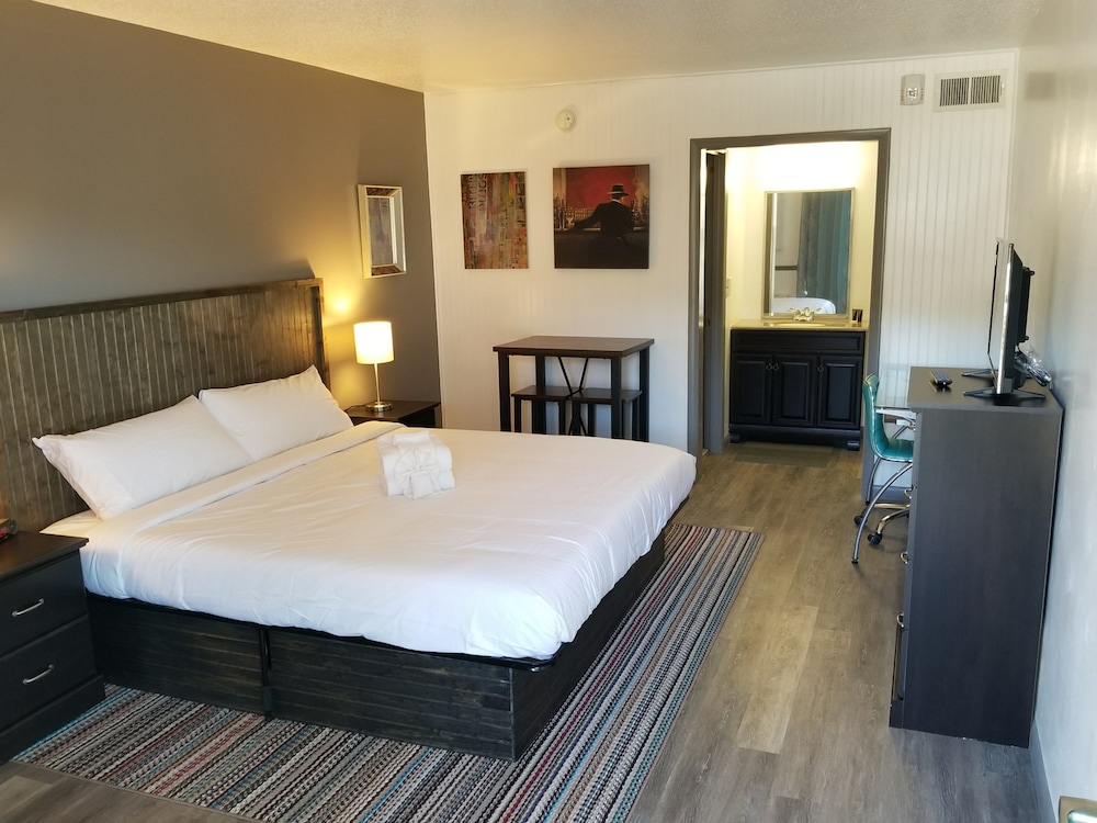 Room, 1 King Bed, Non Smoking photo 1