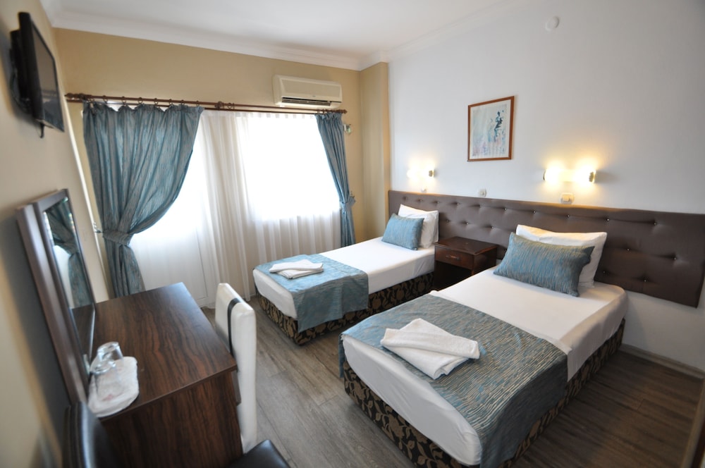 Basic Double or Twin Room, 1 Double Bed, City View