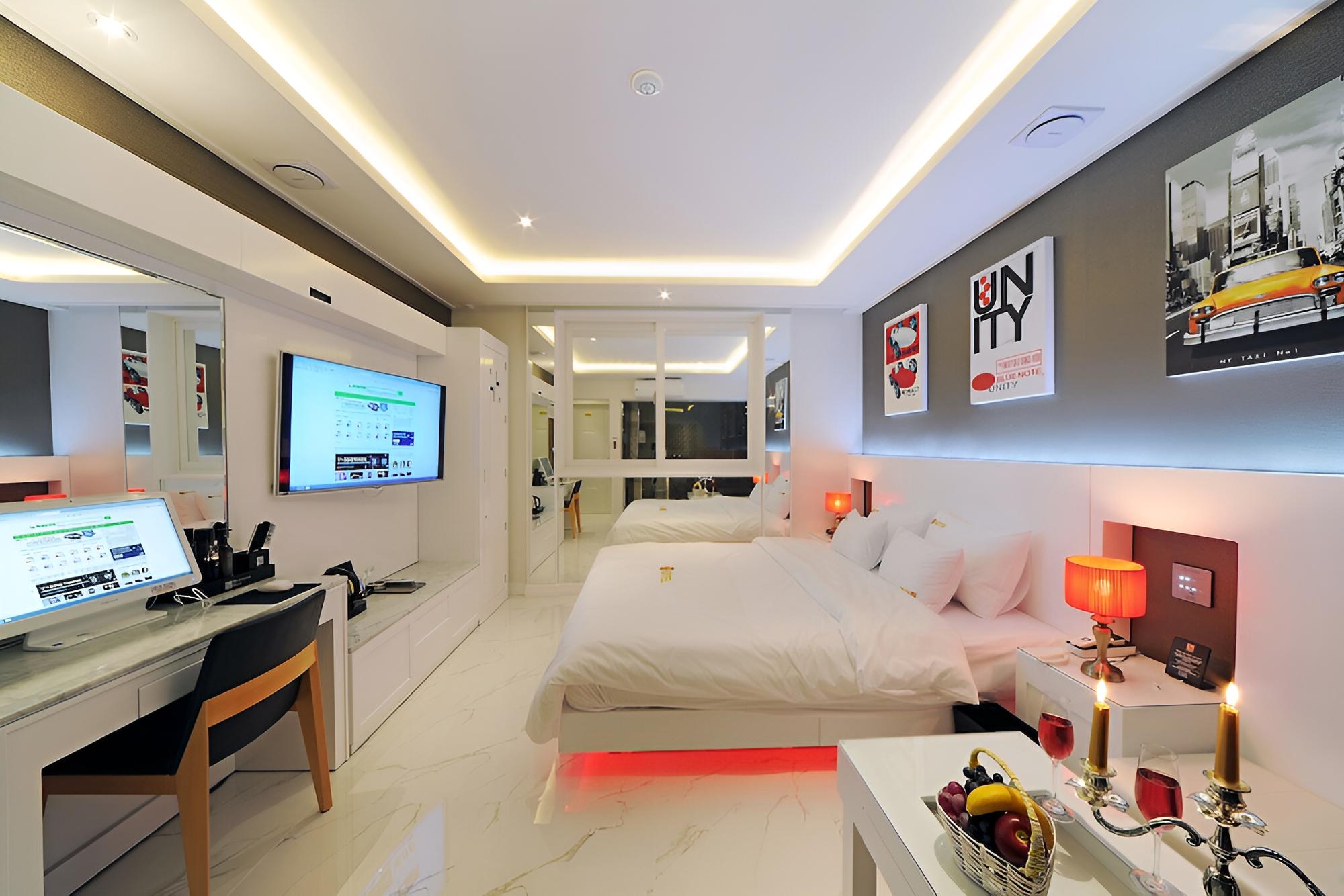 Room (Standard Room) - Photo 7