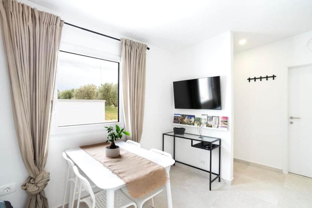 House, 3 Bedrooms, Balcony, Beach View photo 3