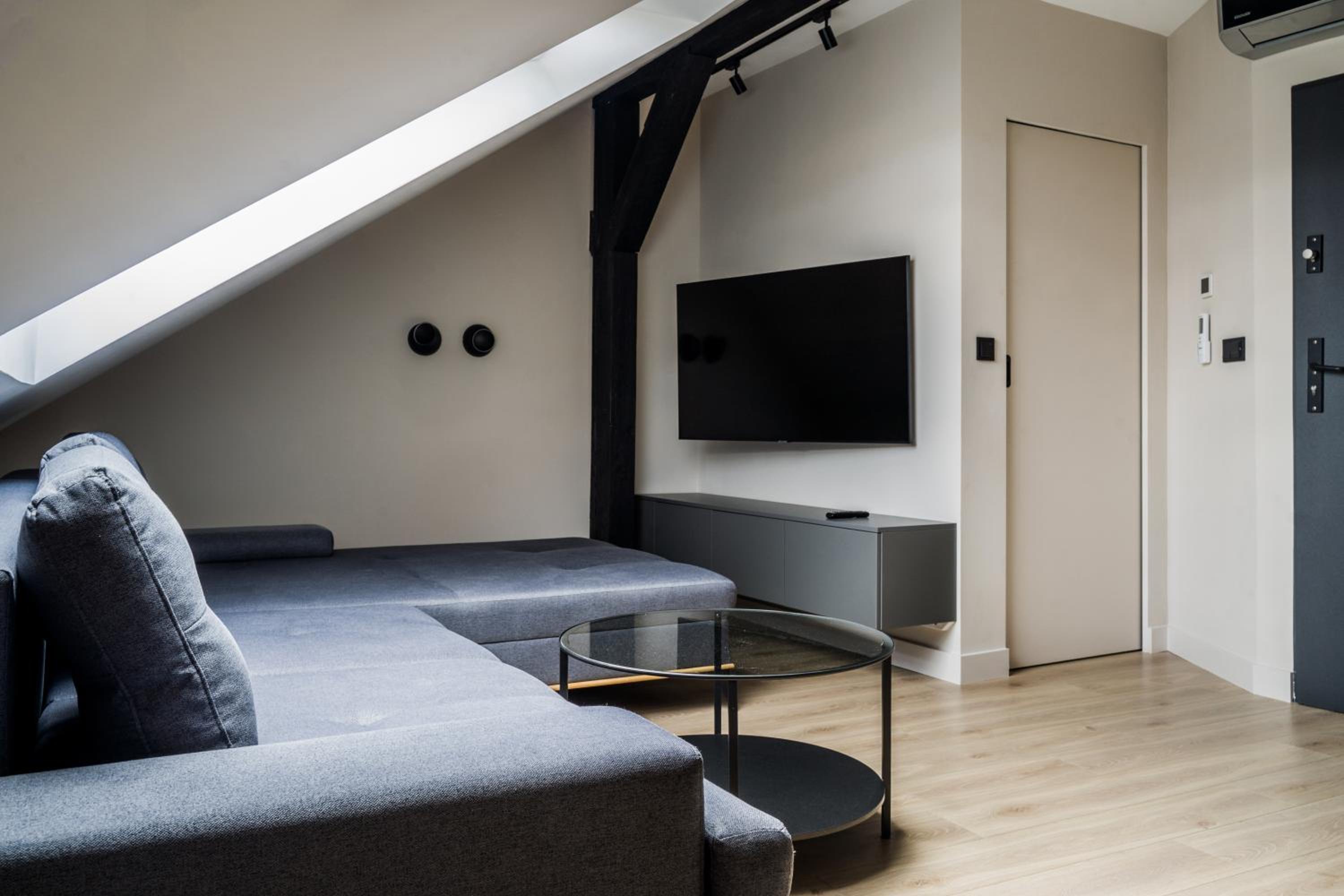 One-Bedroom Apartment - Photo 1