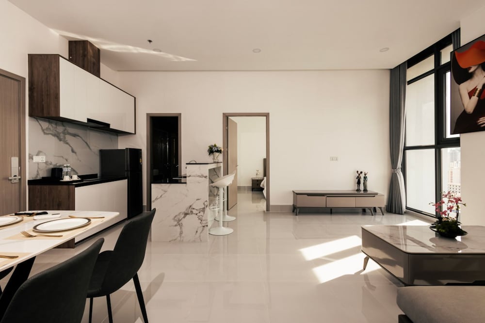 Two-Bedroom Apartment (4 Adults)