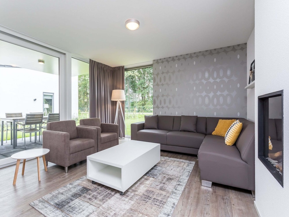 Villa photo 3
