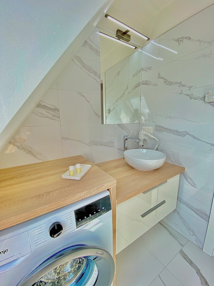 Exclusive Apartment, 1 Queen Bed with Sofa bed, Non Smoking, Kitchen photo 3