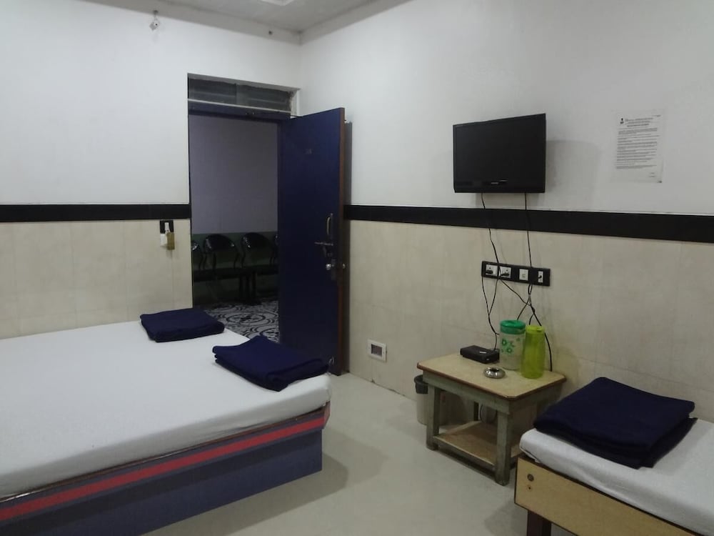 Standard Double Bed Non AC Room