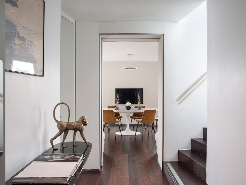 2 Bedrooms Ultimate ME+ Duplex Penthouse thumbnail 5