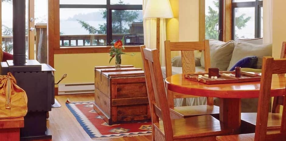 Standard Suite, Ocean View photo 1