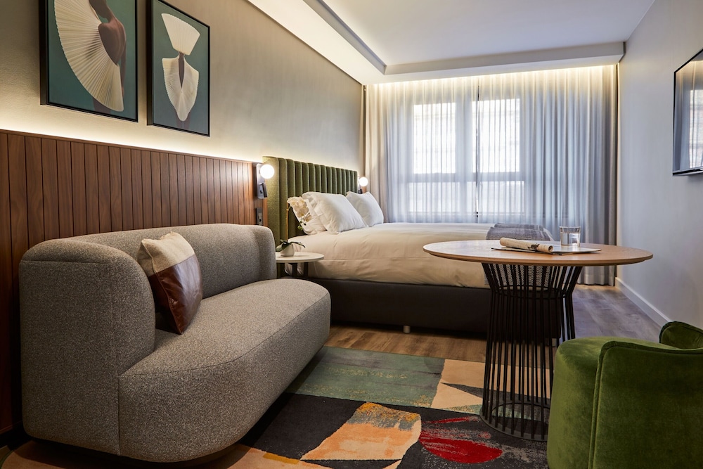 Standard City Room - Photo 7