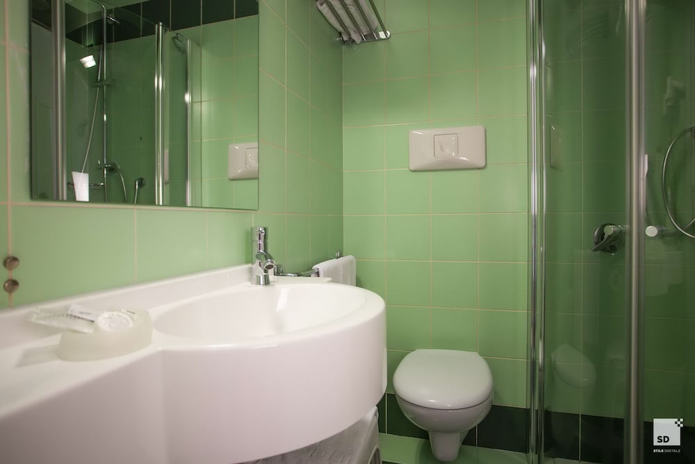 Standard Double or Twin Room - Photo 3