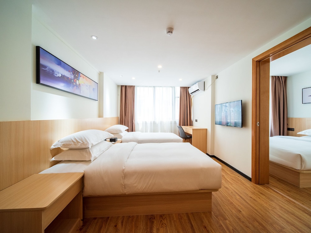 Family Suite, Smoking