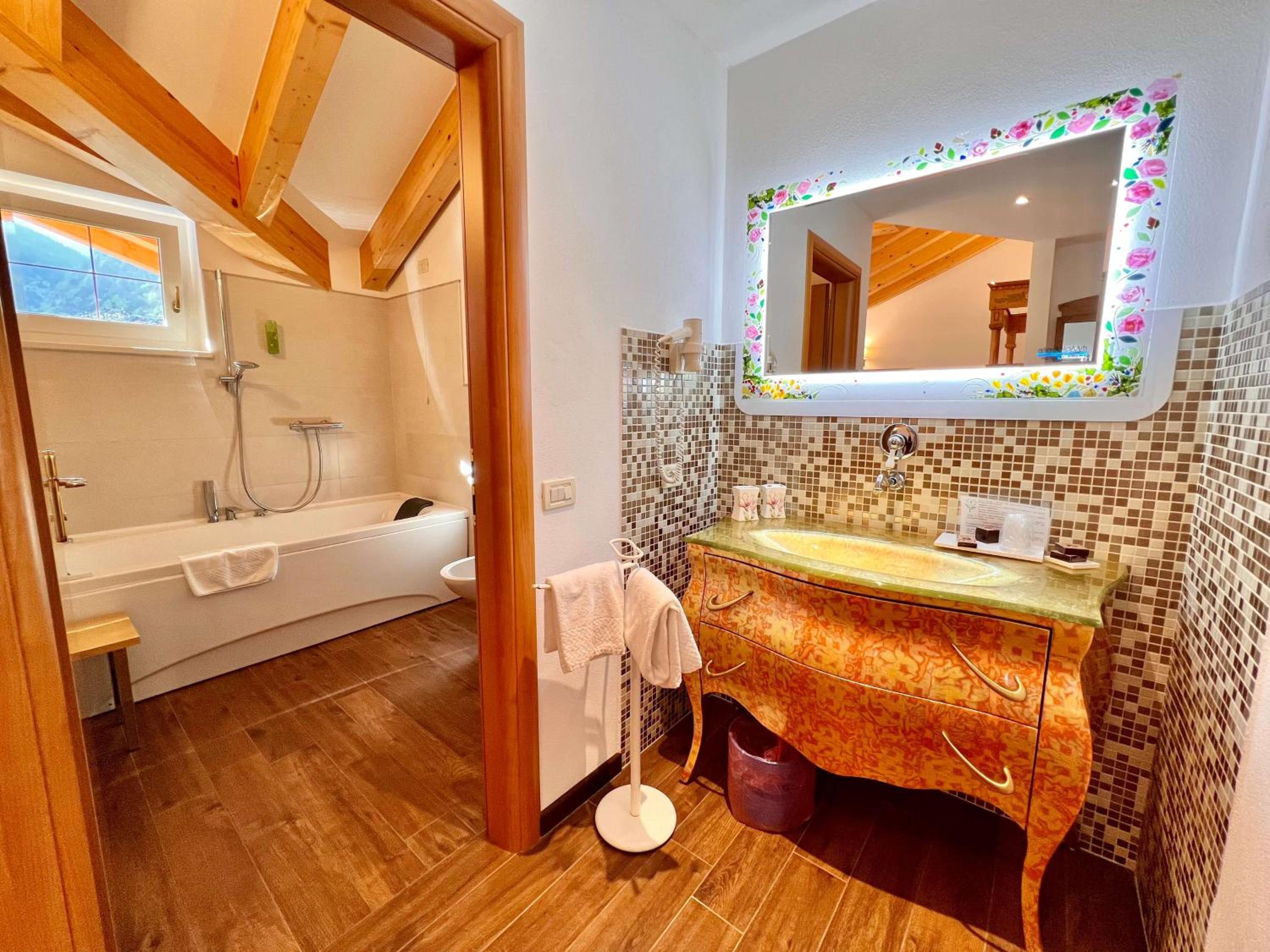 Suite (2 Adults) photo 2