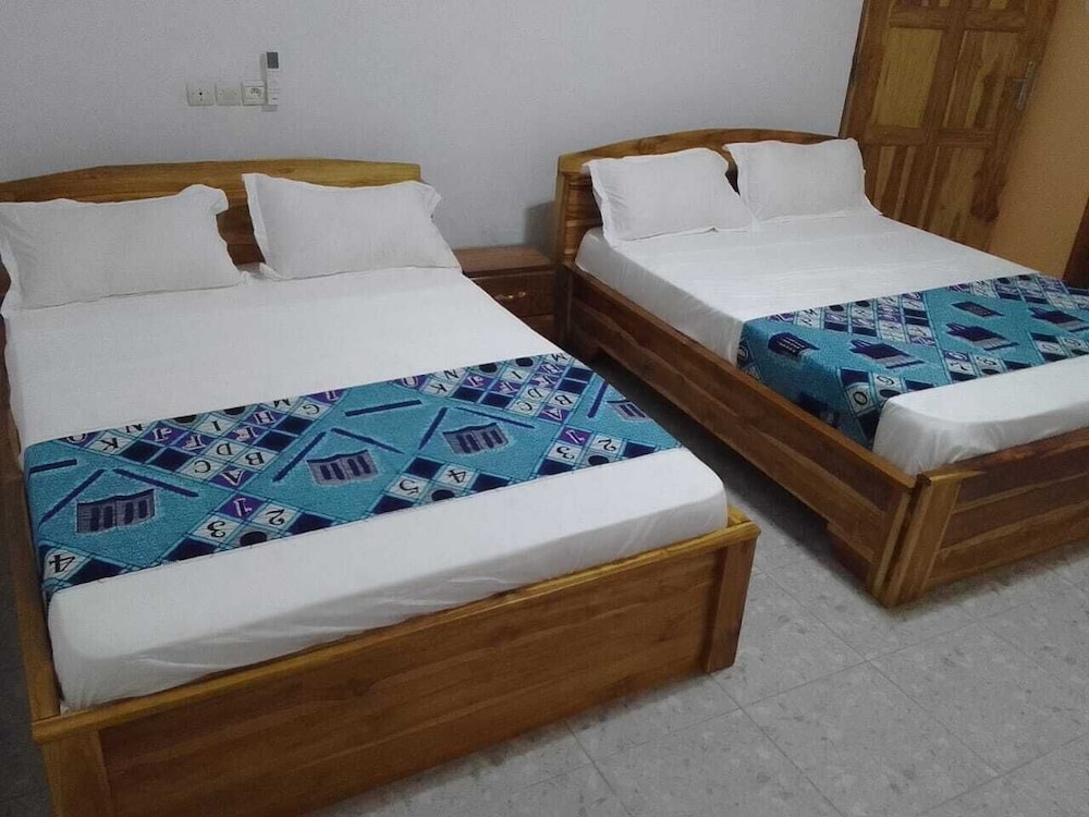 Classic Twin Room, 2 Bedrooms, Bathtub photo 2