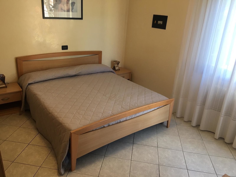 Family Apartment, 3 Bedrooms, City View, Tower photo 1