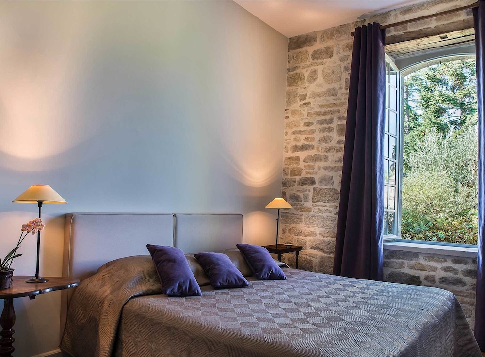 Double or Twin Room, Ground Floor (Chambre Prune)