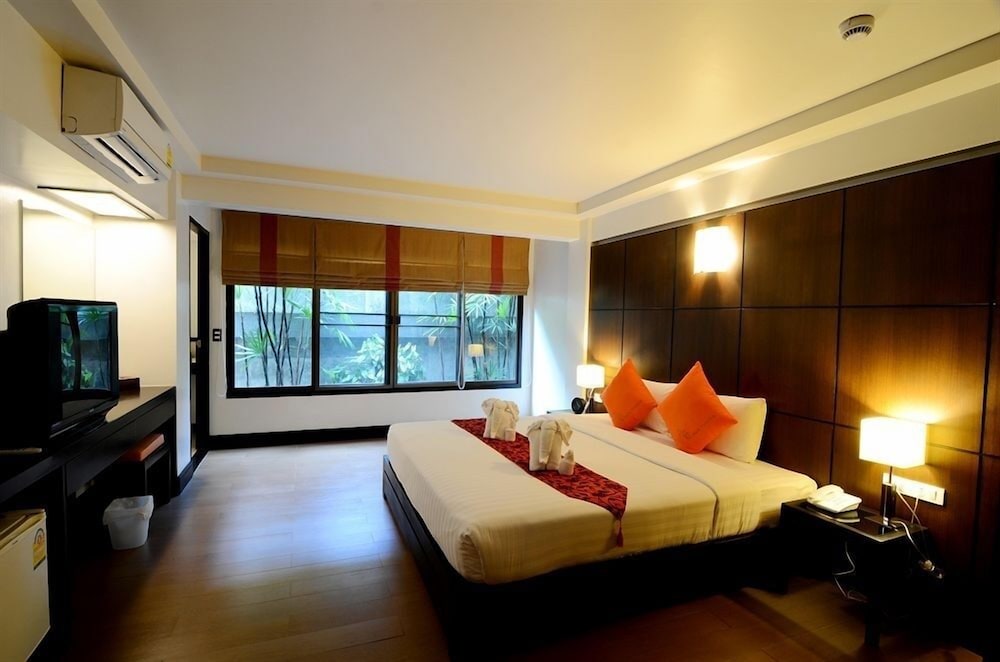 Family Room - Photo 2