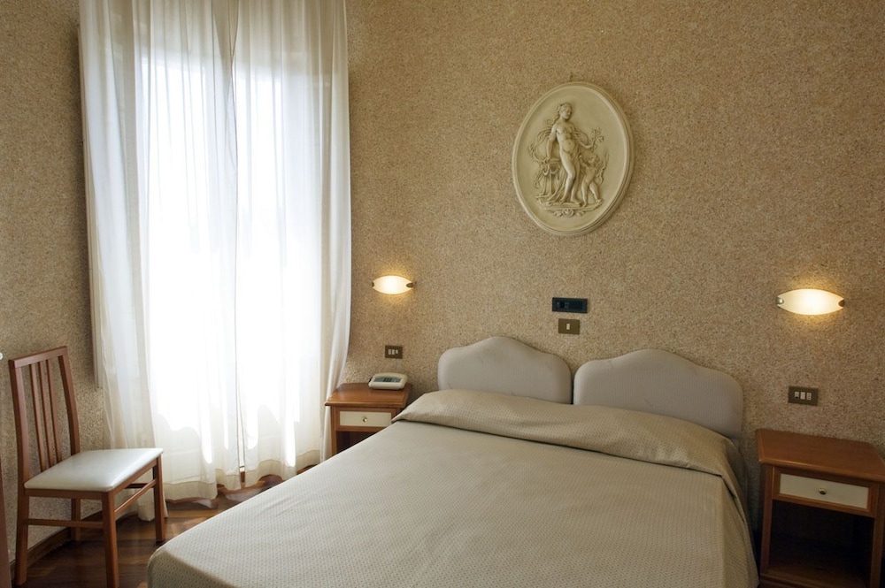 Double Room, Bathtub photo 1