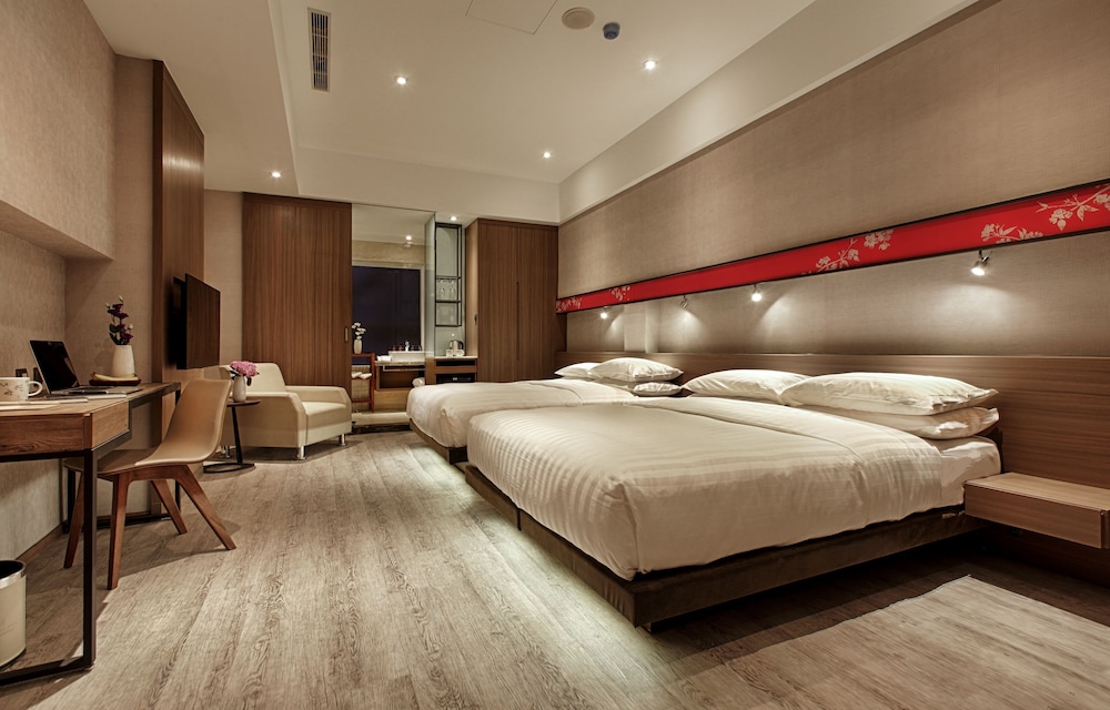 Elegant Room photo 2