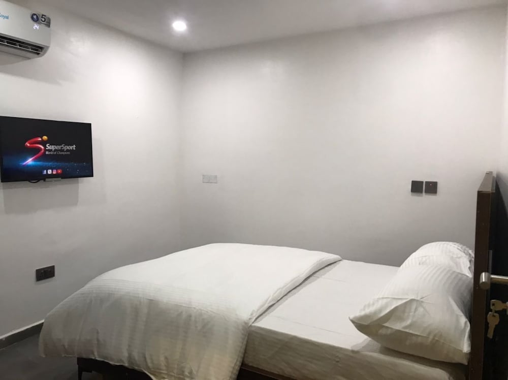 Deluxe Studio