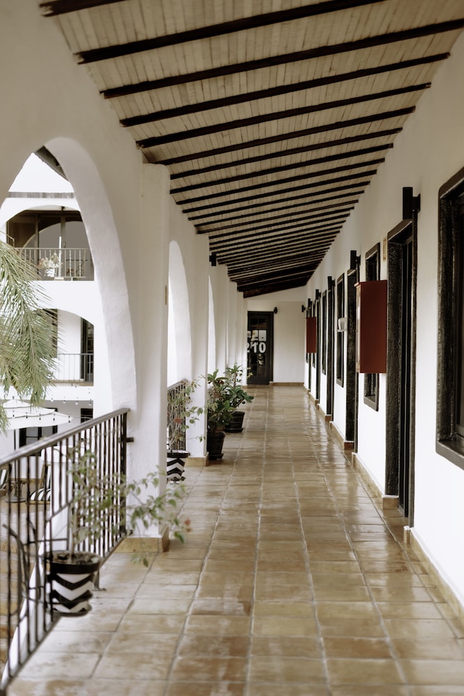 Traditional Double Room, 2 Queen Beds, Balcony photo 3