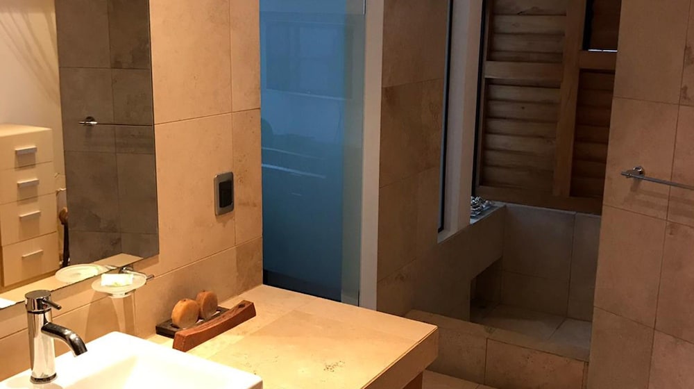 Exclusive Apartment, 3 Bedrooms, Balcony, Sea View photo 2