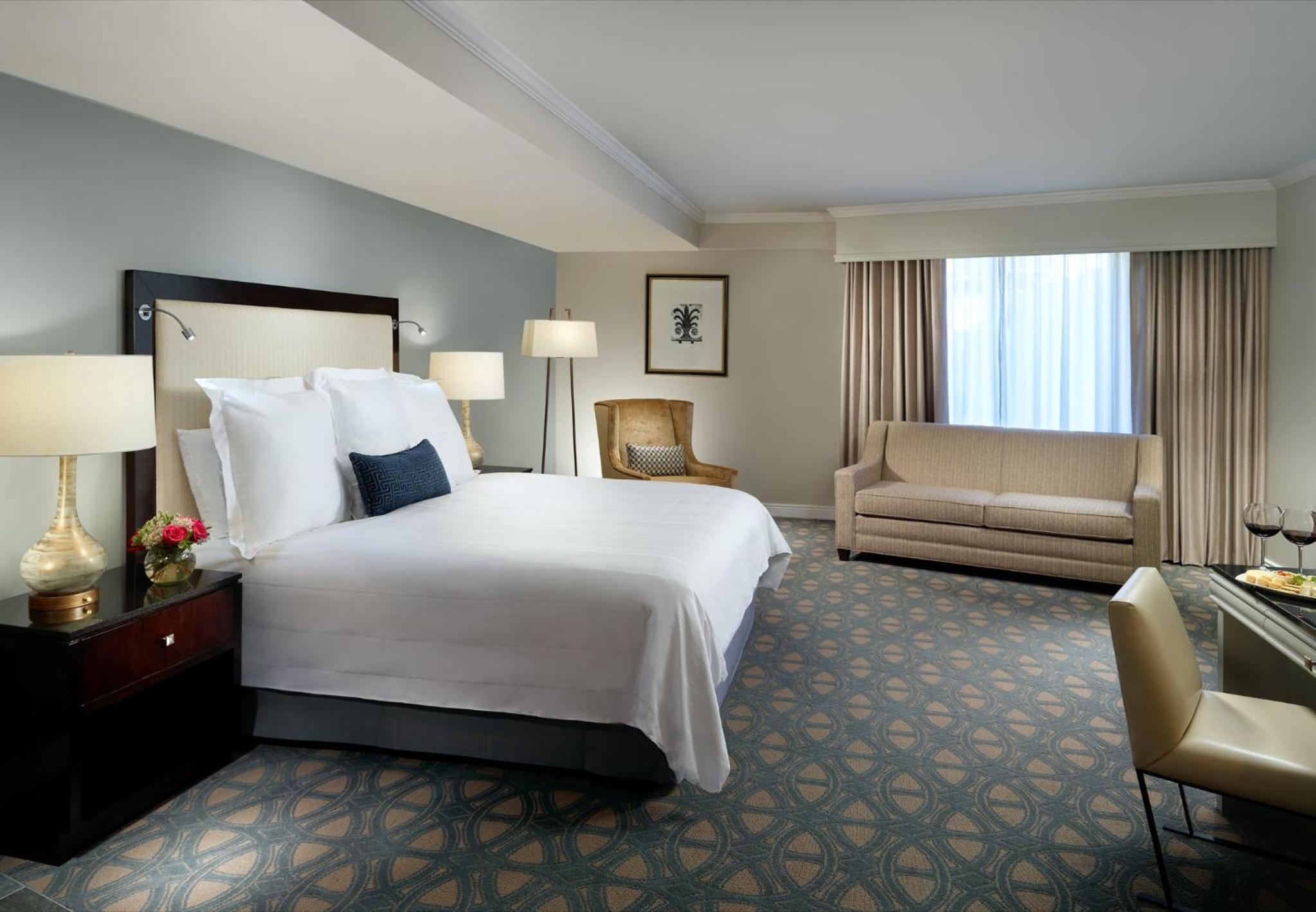Premier Room - 1 King Bed - Photo 3