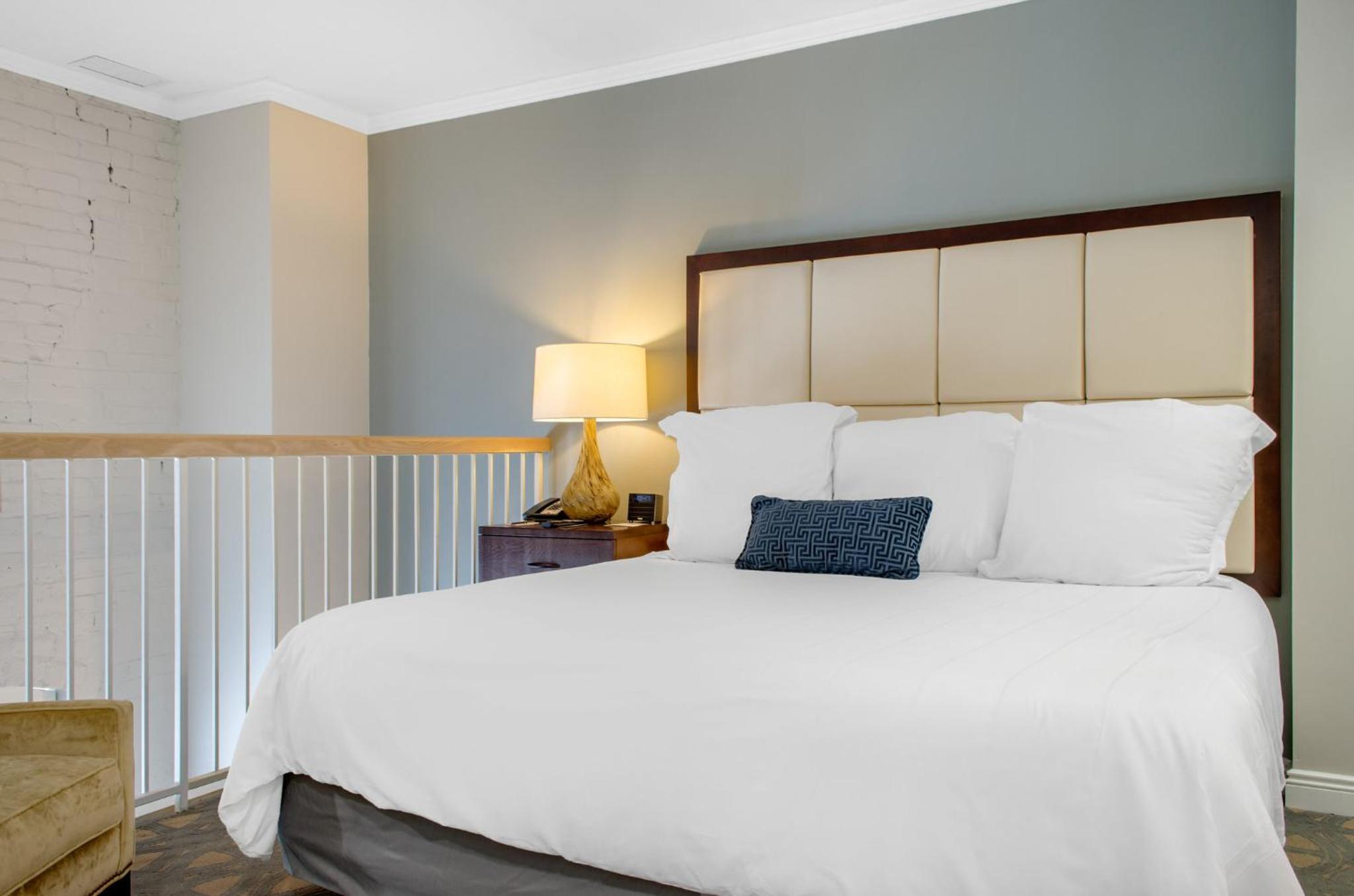 Executive Loft Room - 1 King Bed - Photo 6