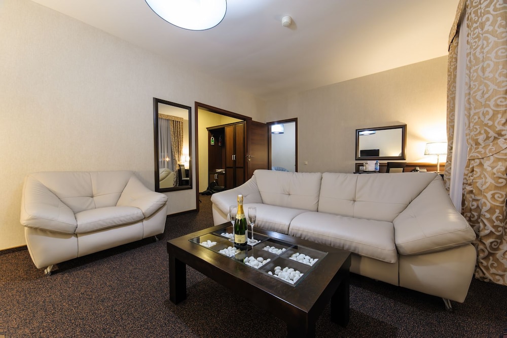 Suite, 1 Bedroom photo 2
