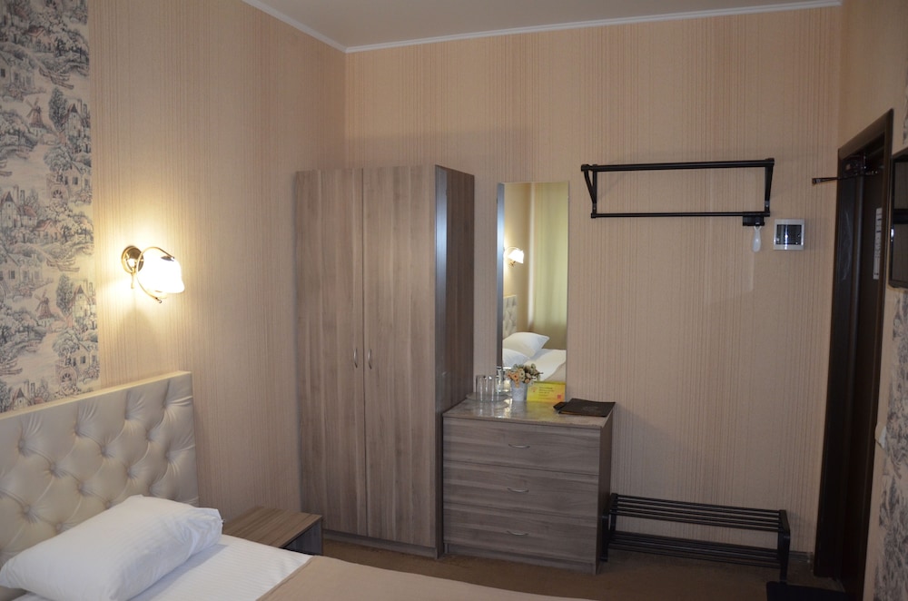 Economy Double Room, City View photo 2