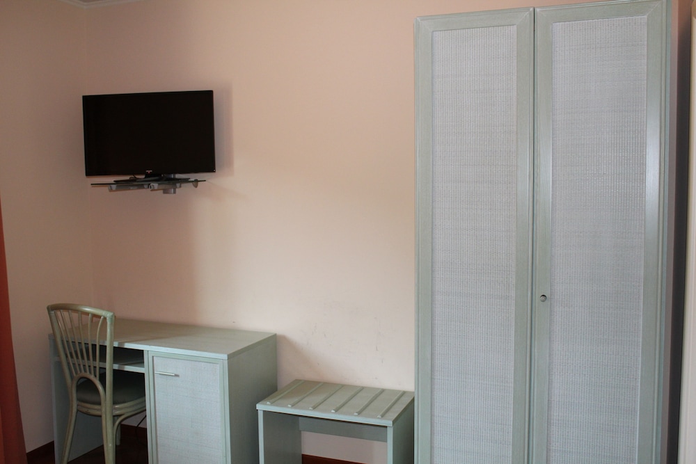 Standard Double Room Single Use photo 2