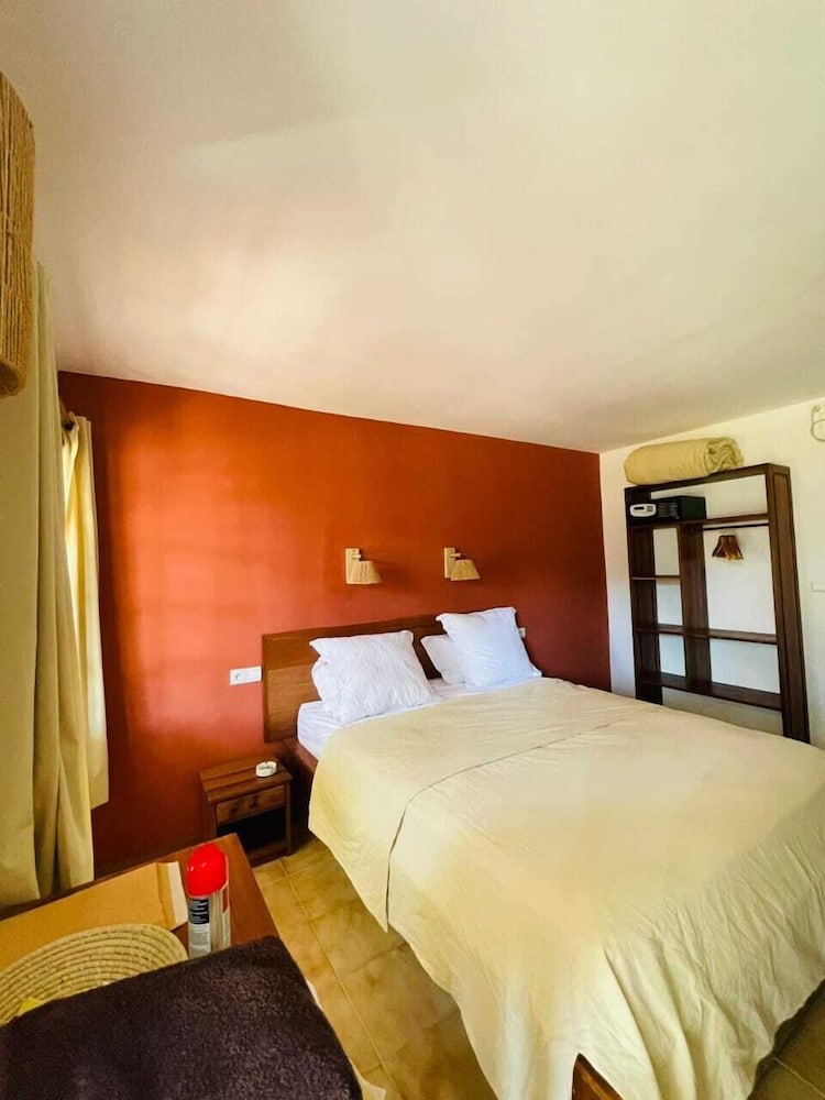 Basic Room, 1 King Bed photo 1