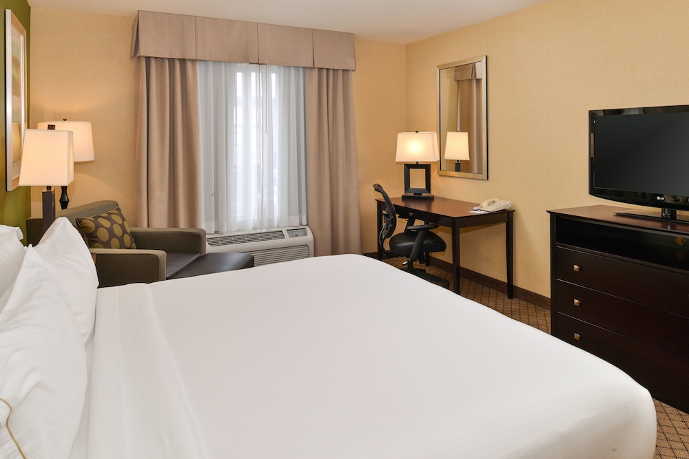 Suite, 1 King Bed with Sofa bed (Extra Floor Space) - Photo 7