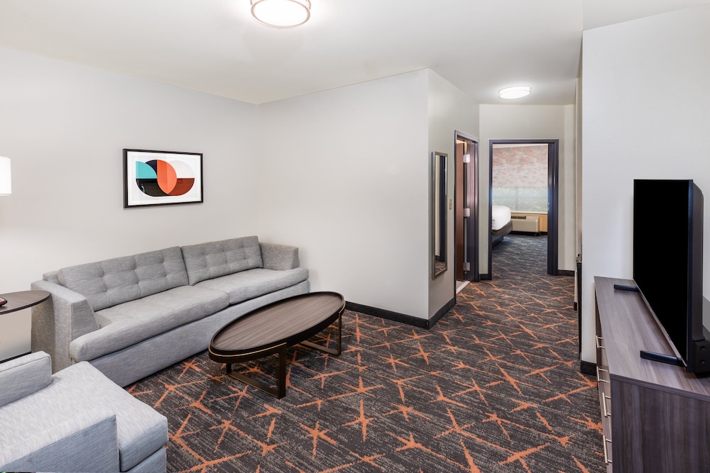 Suite, 1 Bedroom - Photo 3