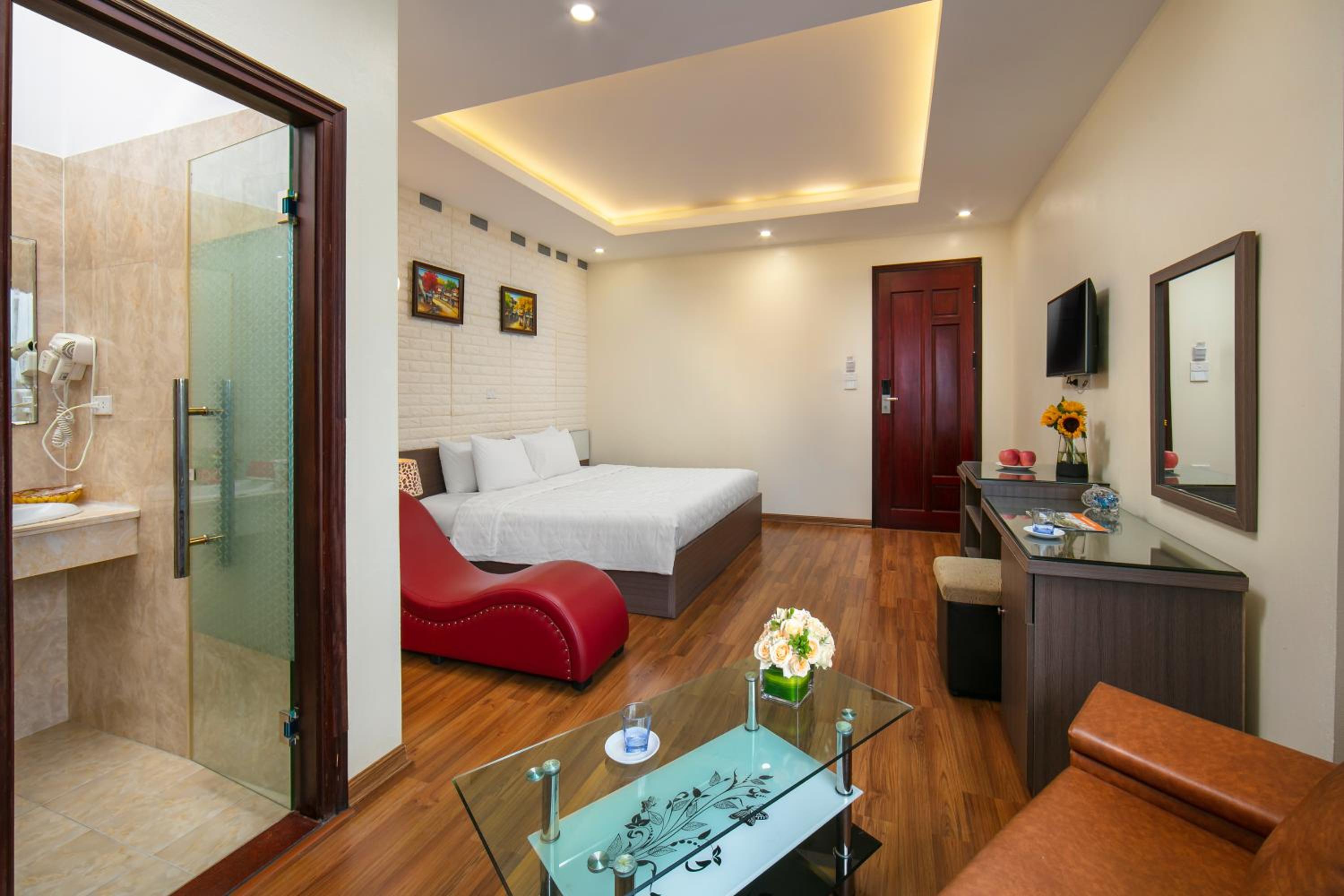 Suite with Mountain View