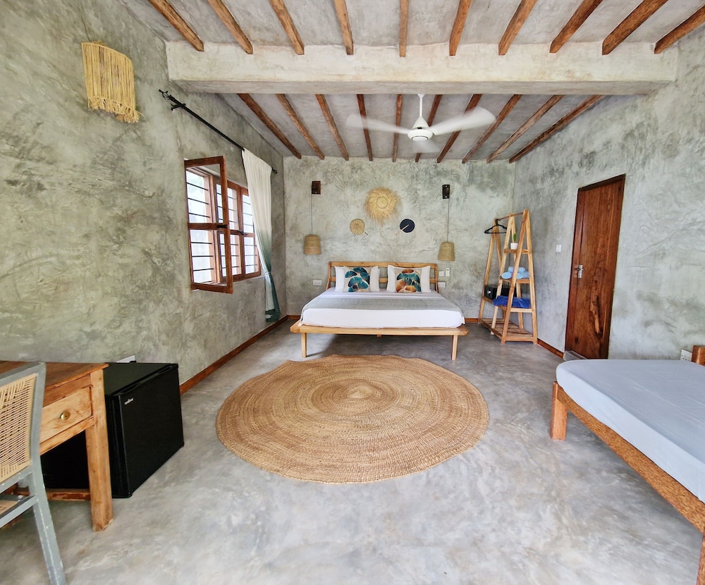 Deluxe Double Room, 1 Queen Bed with Sofa bed, Ocean View, Garden Area