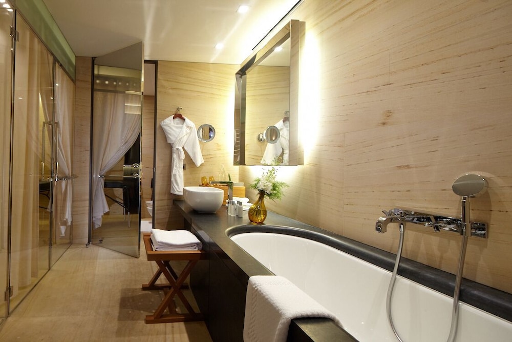 Junior Suite (Lifestyle, Spa) photo 3