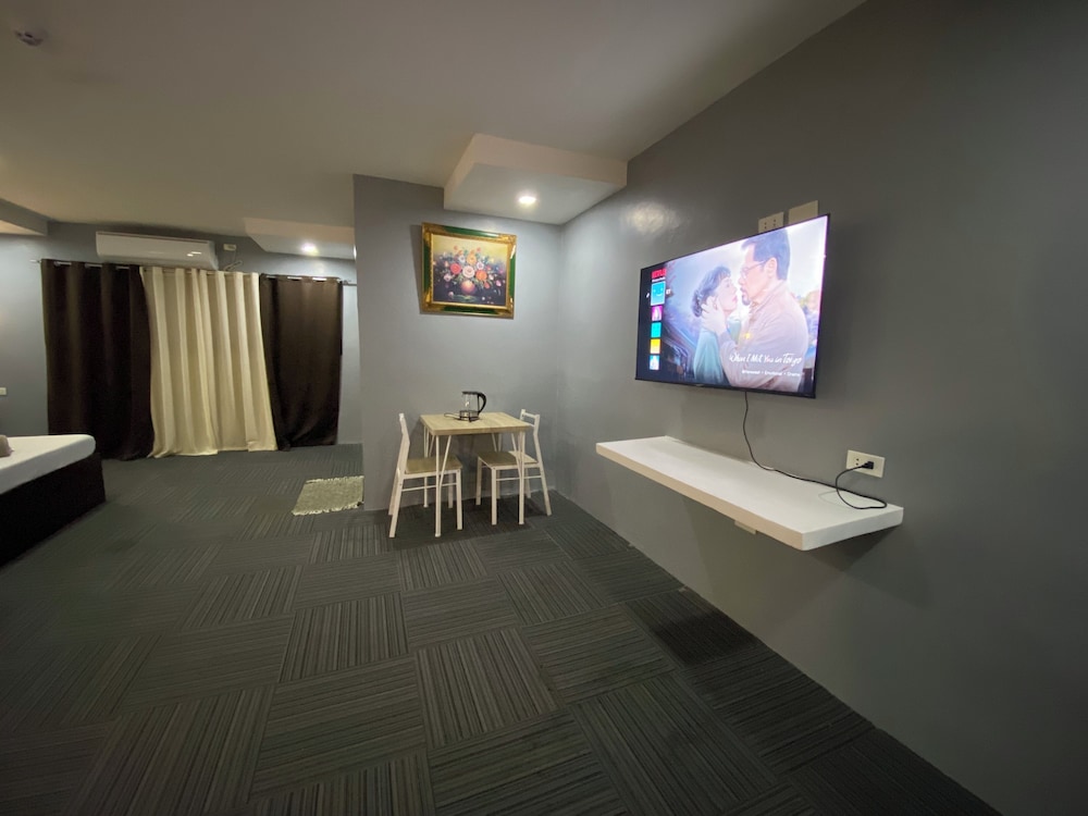 Family Room photo 3