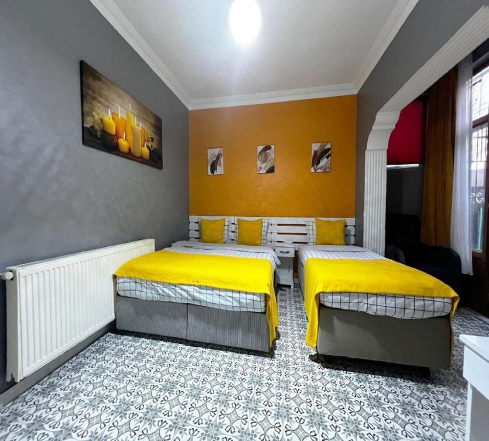 Apartment photo 2