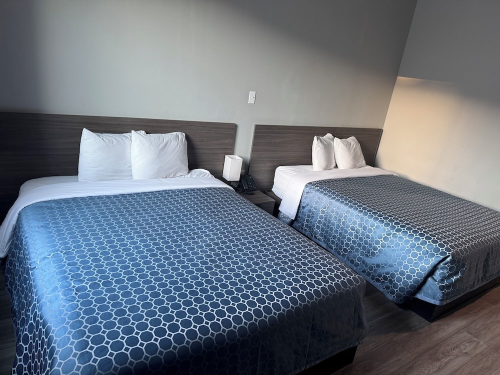 Basic Room, 2 Double Beds, Non Smoking photo 1