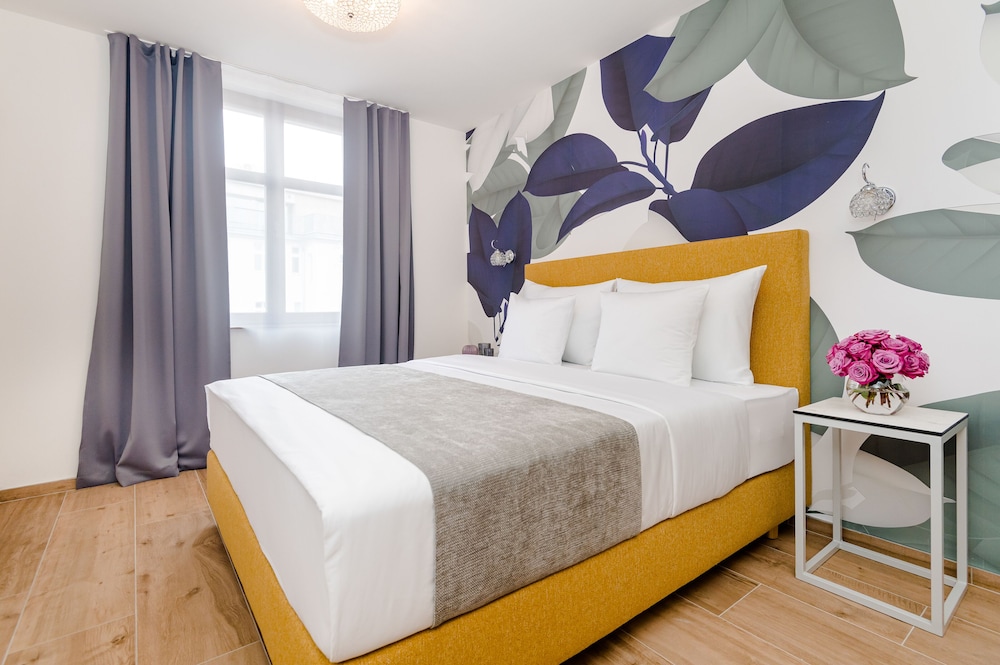 Executive Apartment (502)
