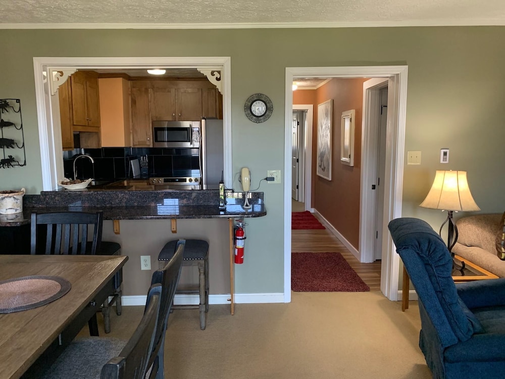 Condo, Multiple Beds (425) photo 3