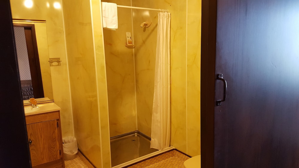 Twin Ensuite Room photo 3