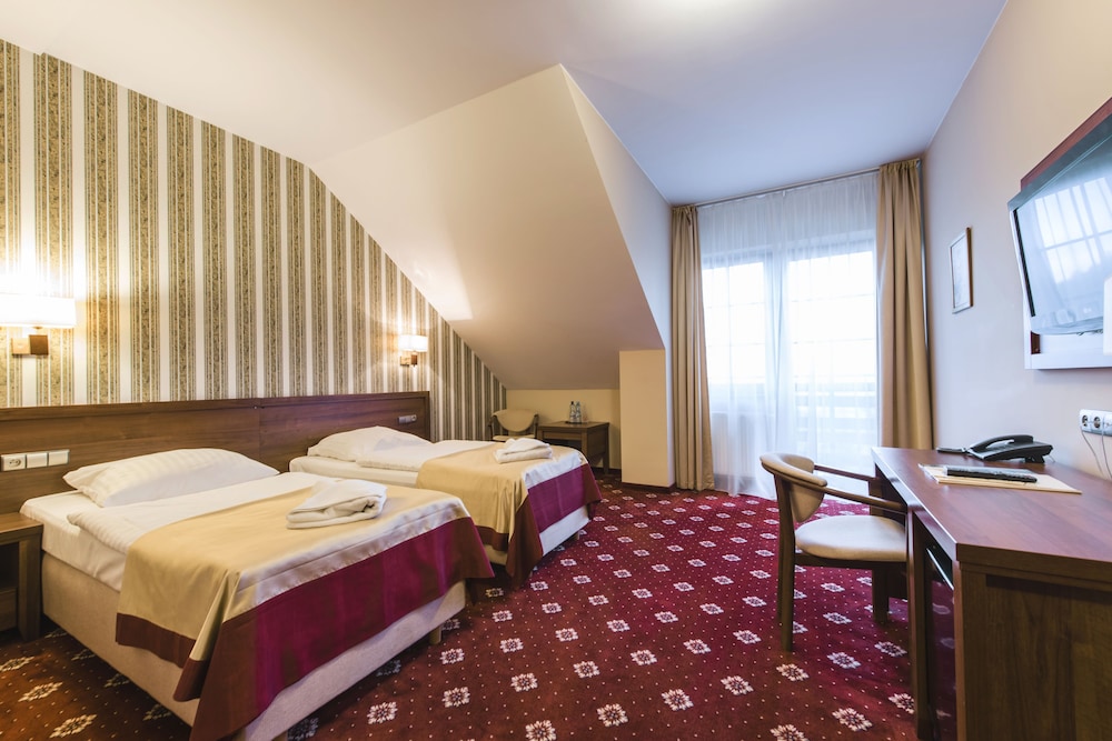 Standard Twin Room, 2 Twin Beds - Photo 7
