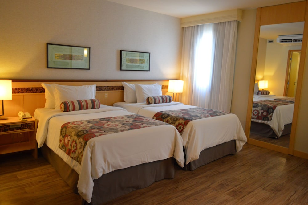 Deluxe Single Room, Multiple Beds - Photo 1