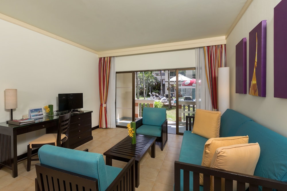 Premium Suite, 1 Bedroom, Pool View (King) - Photo 6