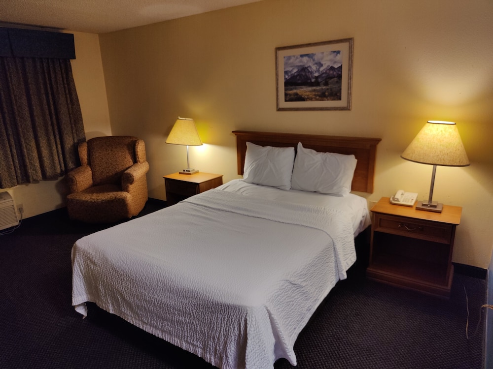 Standard Room, 1 Queen Bed, Non Smoking photo 1