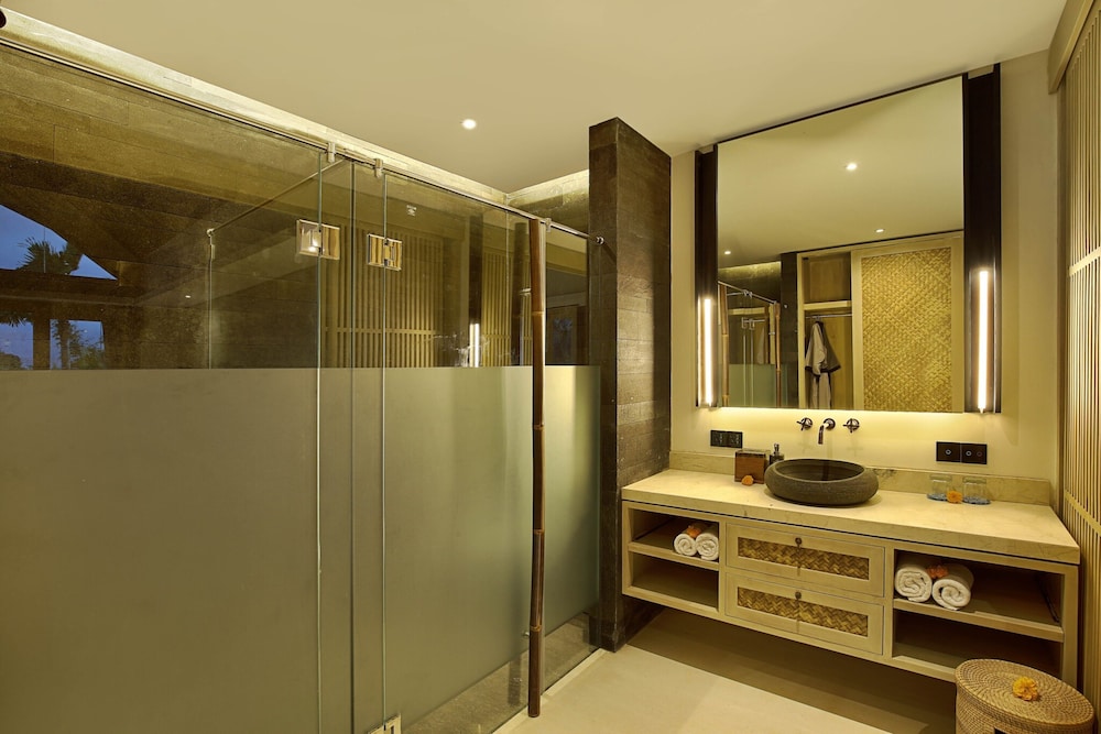 Royal Smart 1 Bedroom Villa with Private Pool & Hot Tub - Photo 12