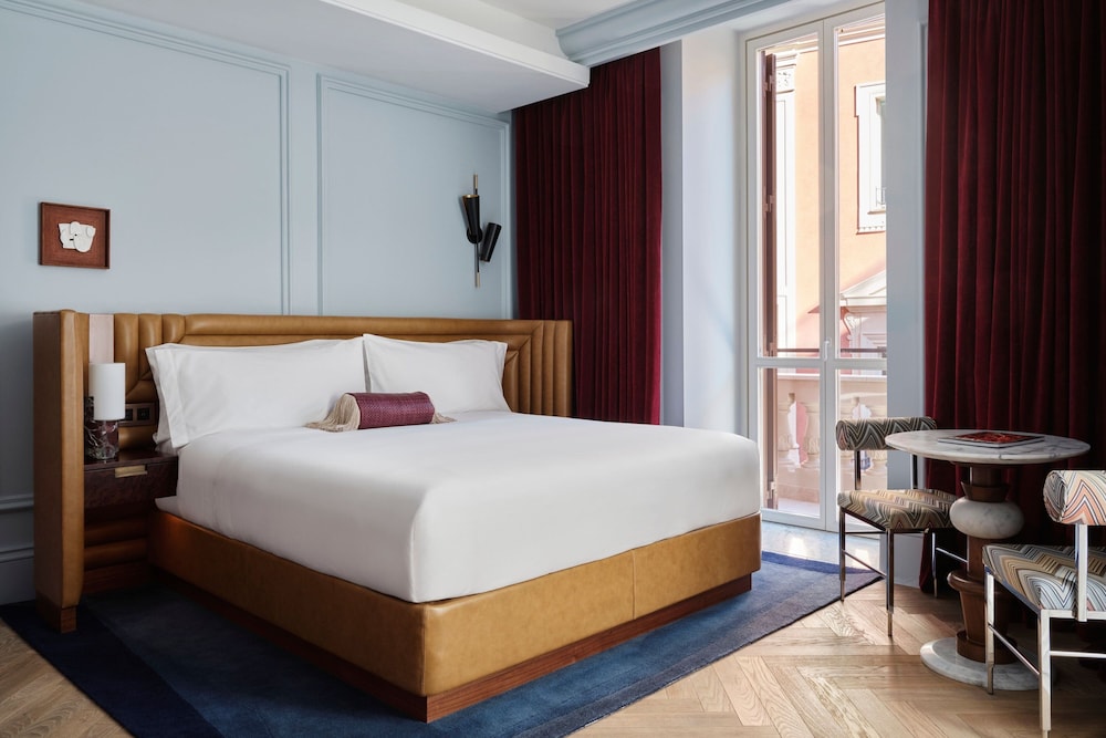 Studio, 1 King Bed, Balcony